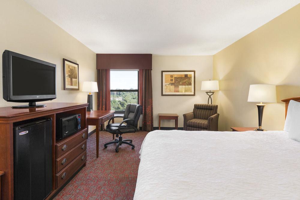 Hampton Inn Potomac Mills Woodbridge Extérieur photo
