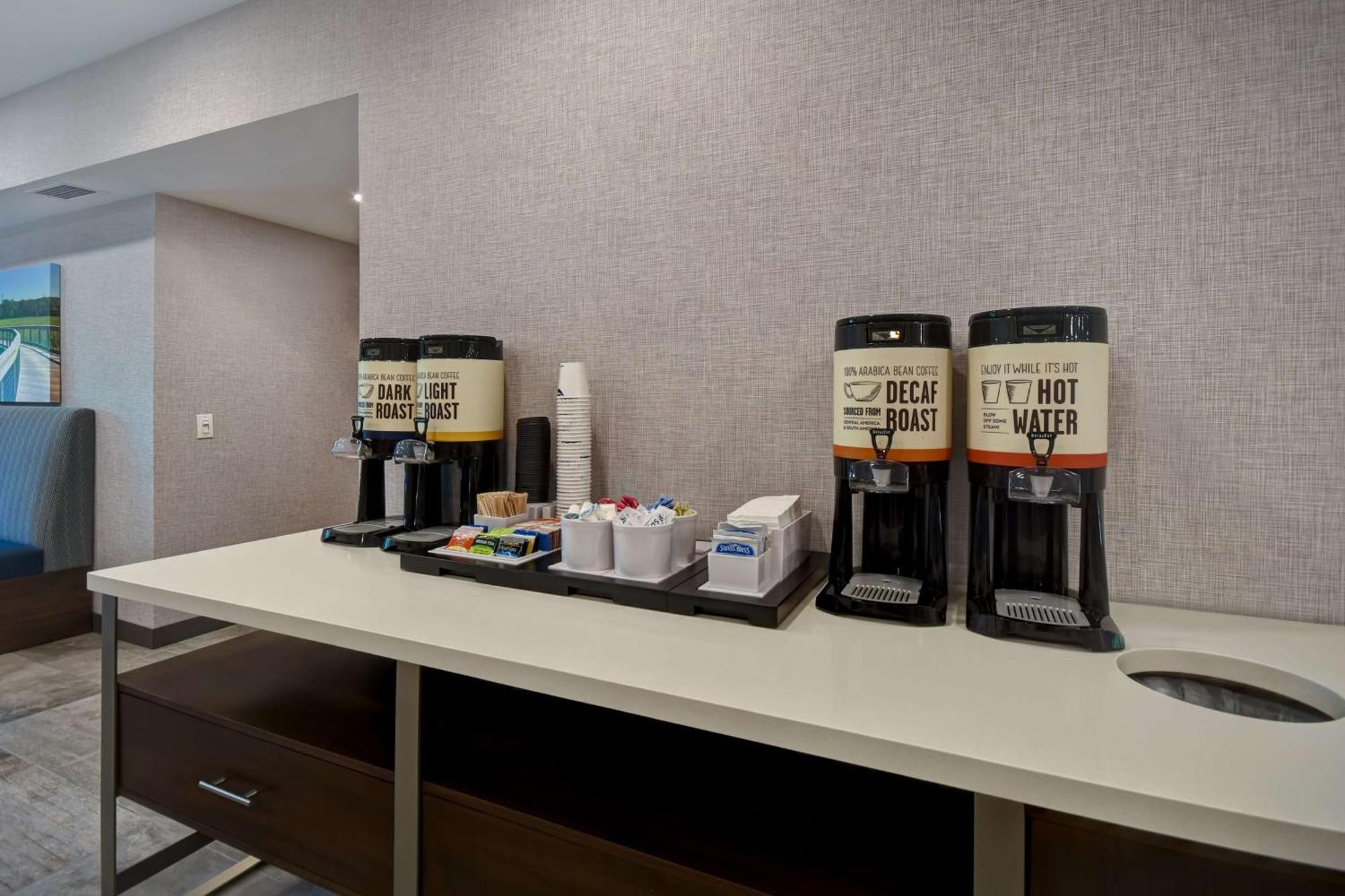 Hampton Inn Potomac Mills Woodbridge Extérieur photo