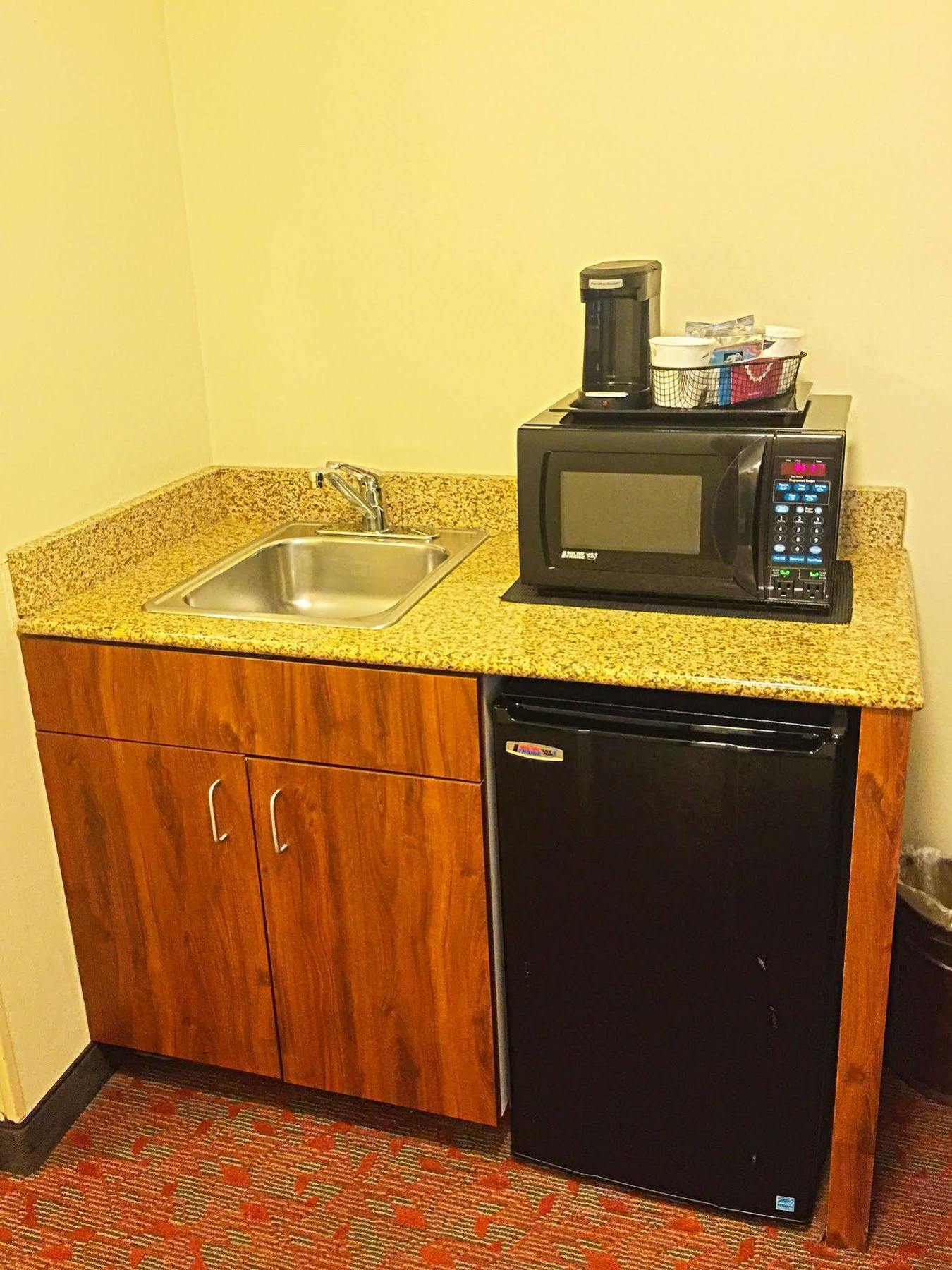 Hampton Inn Potomac Mills Woodbridge Extérieur photo